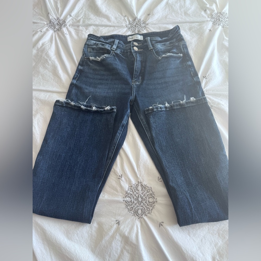 BKE Women's Dark Blue Jeans. BKE Billie style. Size 29